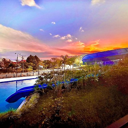 Apartamento Privado Vacacional A 5M Del Aeropuerto, 20 Minutos Del Parque Del Cafe Y Centro De Armenia Con 4 Piscinas, 3 Jacuzzi, Sauna By Molca Xperiences 3H Экстерьер фото